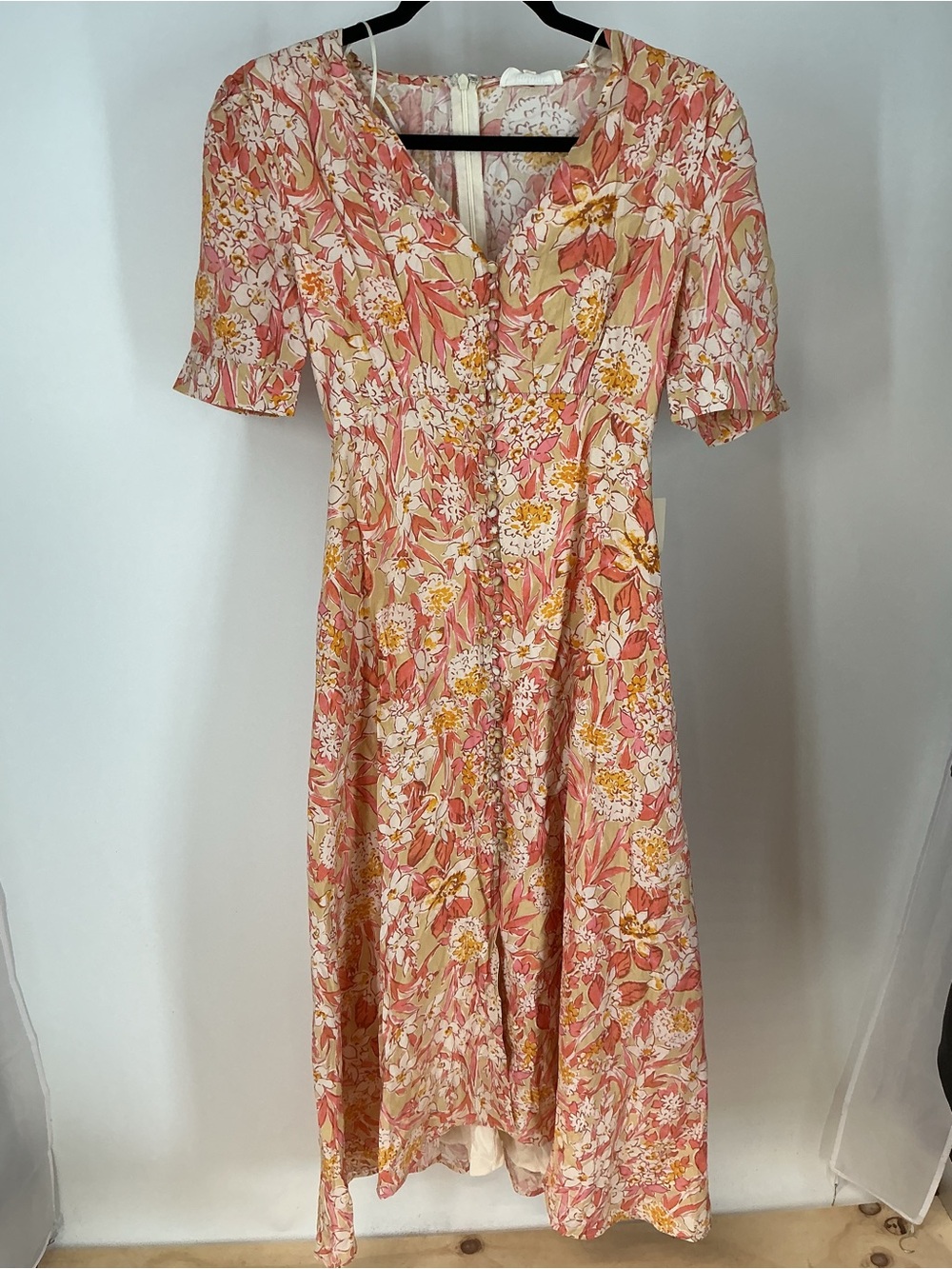 Böhme NWT Boho Floral V-Neck Midi Dress in Peach and Cream Size S